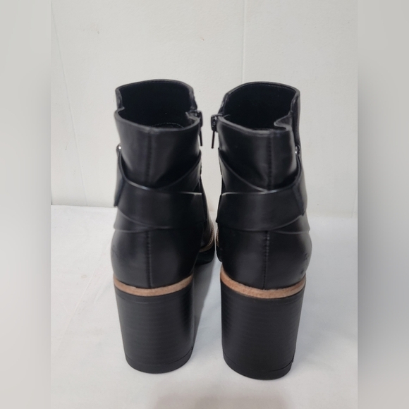 Naturalizer Madalynn Strap Water Repellent Ankle Lug Bootie Size 9.5 - Picture 9 of 11